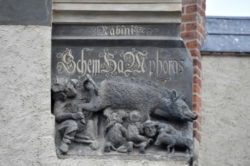 Dans la ville de Luther, un bas-relief antisémite sème la discorde