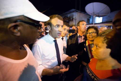 Emmanuel Macron achève sa visite dans une Guyane toujours sous tension