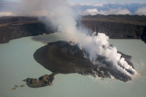 Eruption au Vanuatu: le volcan semble se stabiliser