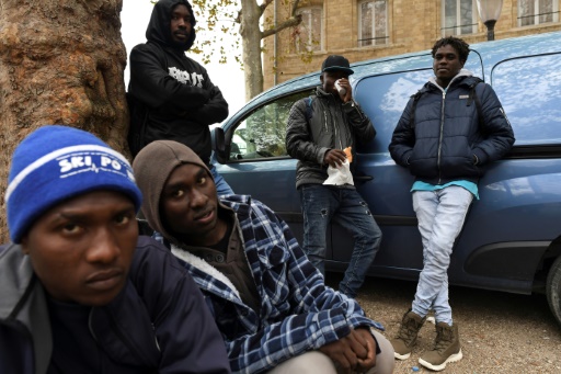 Immigration: pour expulser plus, la France veut mettre la pression sur les pays …