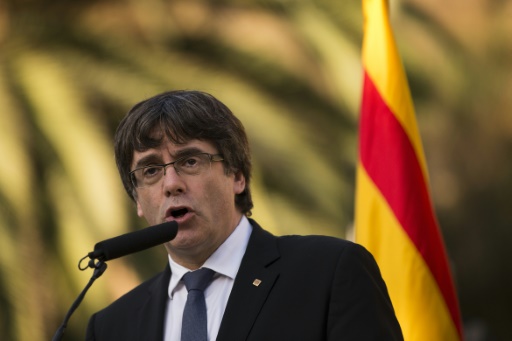 Indépendance de la Catalogne: l’Espagne attend la réponse de Puigdemont