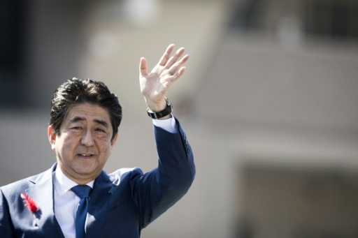Japon: le Premier ministre Abe envoie des offrandes à un sanctuaire controversé