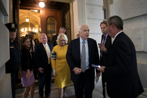 Le torchon brûle entre Donald Trump et John McCain