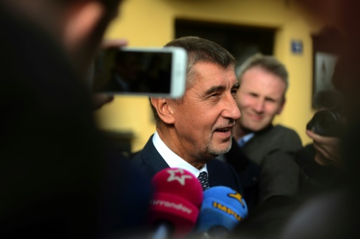 Législatives tchèques: le mouvement populiste de Babis largement en tête