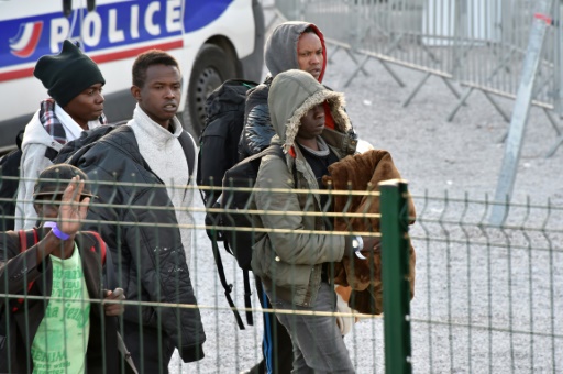 Migrants à Calais: une mission d’inspection reconnaît de “plausibles” abus chez les …