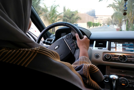 Une Saoudienne verbalisée pour avoir pris le volant