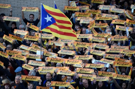 Catalogne: grande manifestation pour la liberté des dirigeants indépendantistes