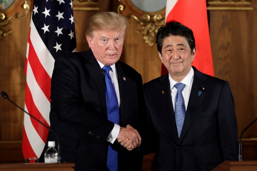 Corée du Nord: Trump affiche sa fermeté à l’unisson avec Abe