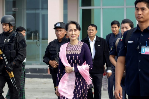 Crise des Rohingyas: première visite de Suu Kyi dans la zone du conflit