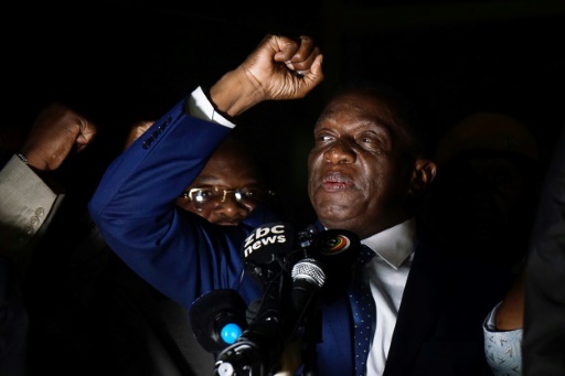 De retour au Zimbabwe, Mnangagwa salue l’aube d’une “nouvelle démocratie”