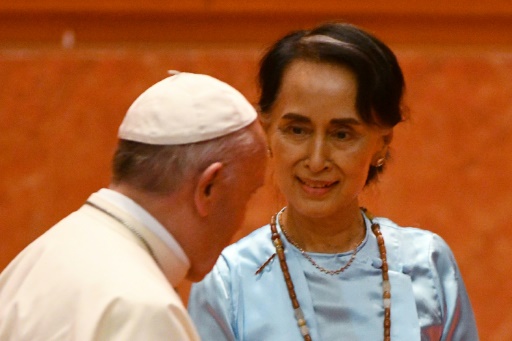 En Birmanie, le pape évite d’évoquer directement les Rohingyas