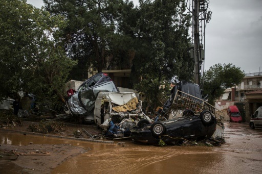 Grèce: au moins 14 morts après des pluies diluviennes près d’Athènes