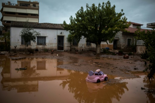 Inondations meurtrières en Grèce: deuil après une “catastrophe annoncée”