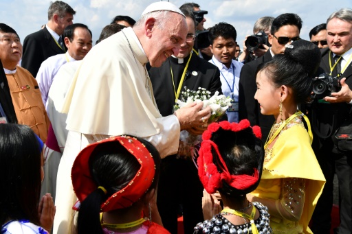 Le pape François en Birmanie pour une visite inédite