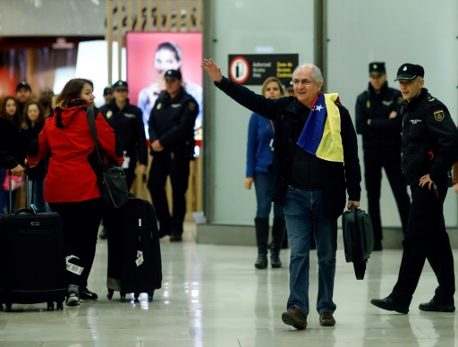 L’opposant vénézuélien en fuite Antonio Ledezma arrive à Madrid