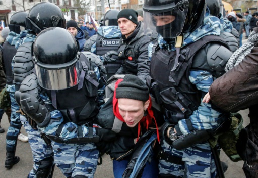Russie: des dizaines d’arrestations à une marche nationaliste