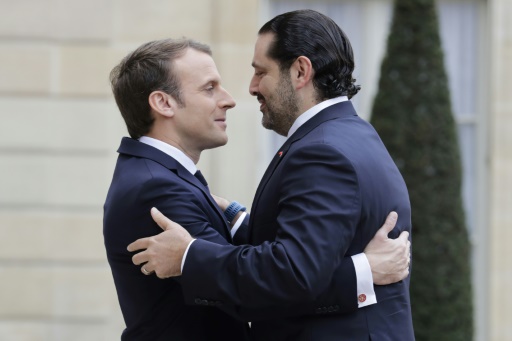 Saad Hariri et Emmanuel Macron tentent à Paris de désamorcer la crise libanaise