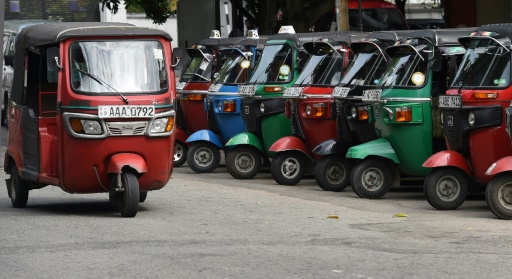 Trop de tuk-tuks, pas assez d’ouvriers: le casse-tête du Sri Lanka