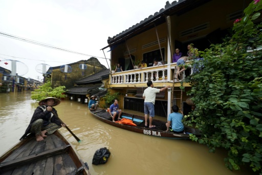 Typhon au Vietnam en plein Apec: le bilan passe à 61 morts