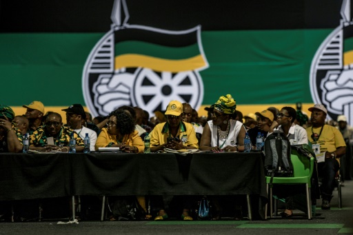 Afrique du Sud: Ramaphosa succède à Zuma à la tête de l’ANC