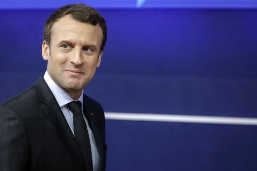 Emmanuel Macron tacle les “esprits chagrins” qui critiquent son séjour à Chambord