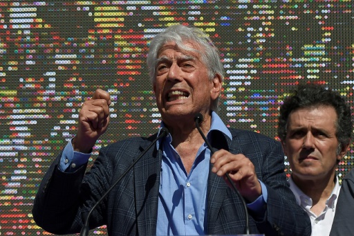 Grâce de Fujimori: Vargas Llosa et plus de 230 auteurs péruviens indignés