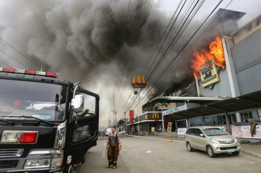 Incendie d’un centre commercial aux Philippines: “environ 36 corps” retrouvés