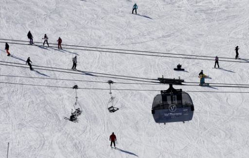 Isère: 150 skieurs évacués sans incident de télécabines en panne