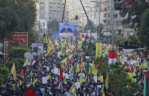 Jérusalem: des milliers de partisans du Hezbollah protestent à Beyrouth
