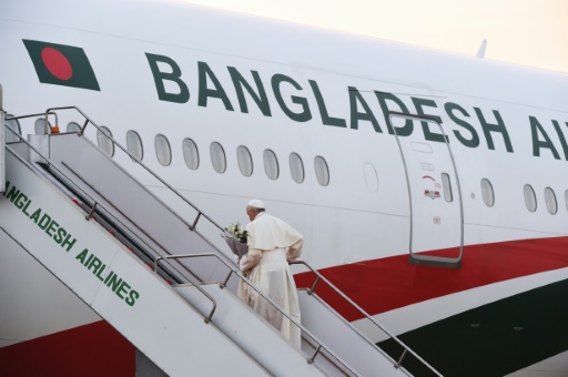 Le pape quitte le Bangladesh après un voyage dominé par les Rohingyas