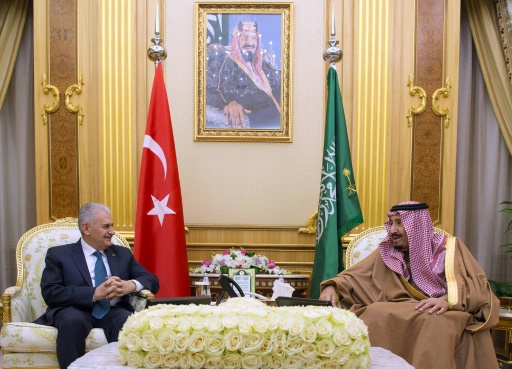 Le roi saoudien évoque Jérusalem avec le Premier ministre turc