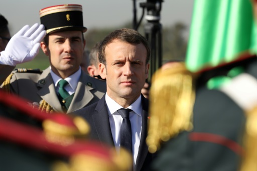 Macron au Qatar pour parler contrats, crise du Golfe et antiterrorisme