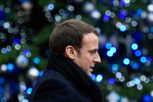 Macron fête ses 40 ans, la jeunesse en étendard