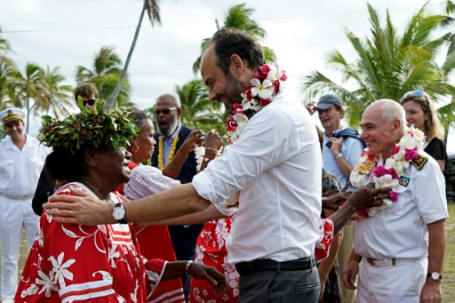 Nouvelle-Calédonie: Edouard Philippe défend le “rééquilibrage” économique