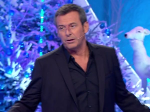 VIDEO. Décidément, Jean-Luc Reichmann tenait VRAIMENT à souhaiter un bon anniversaire à Emmanuel Macron !