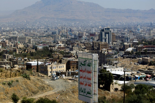 Yémen: raids aériens sur Sanaa, théâtre de combats au sein du camp rebelle