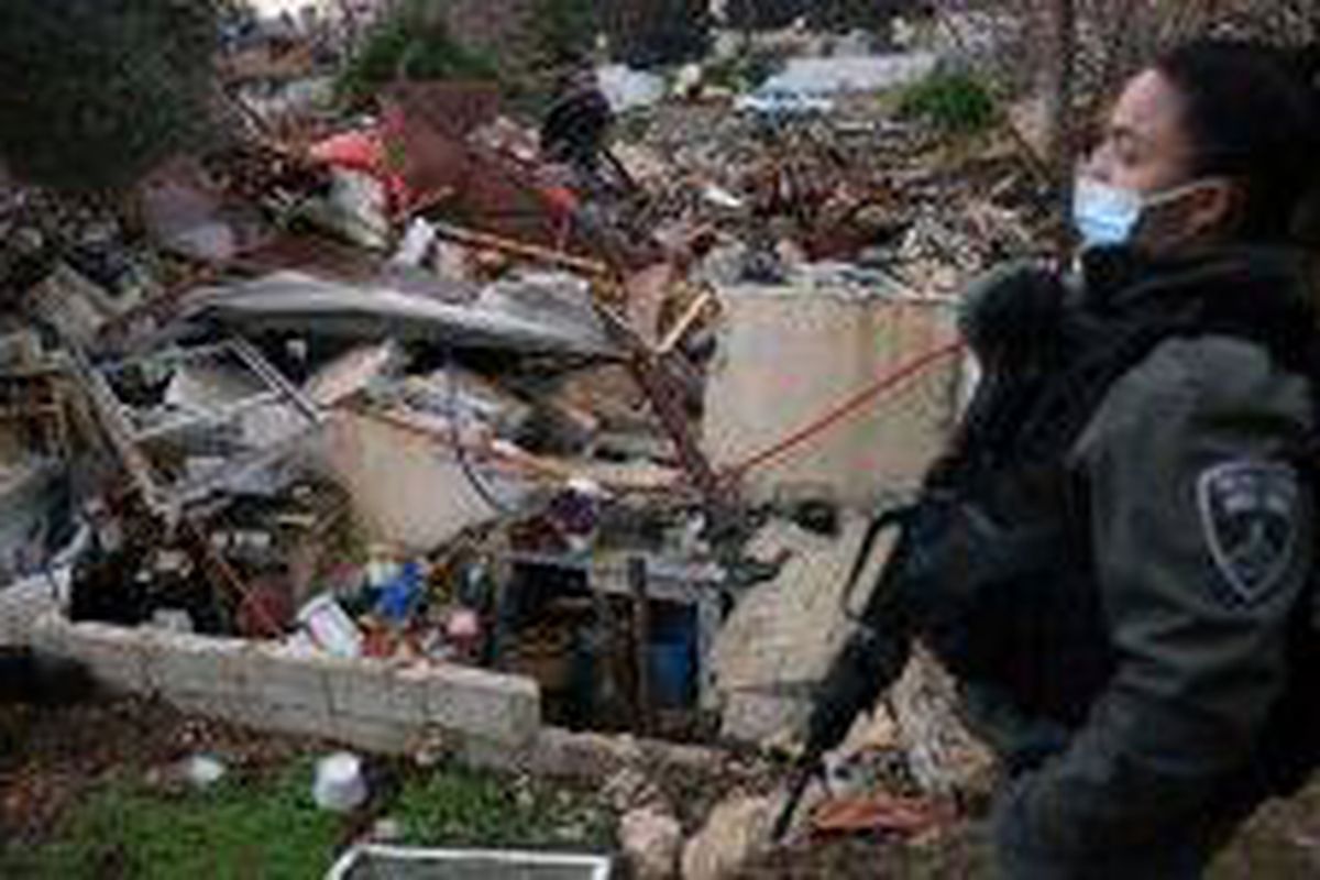 <p/>Les ruines de la maison d'une famille palestinienne détruite par la polic                  </div>
            </div>

        </div>

        
        <div class=