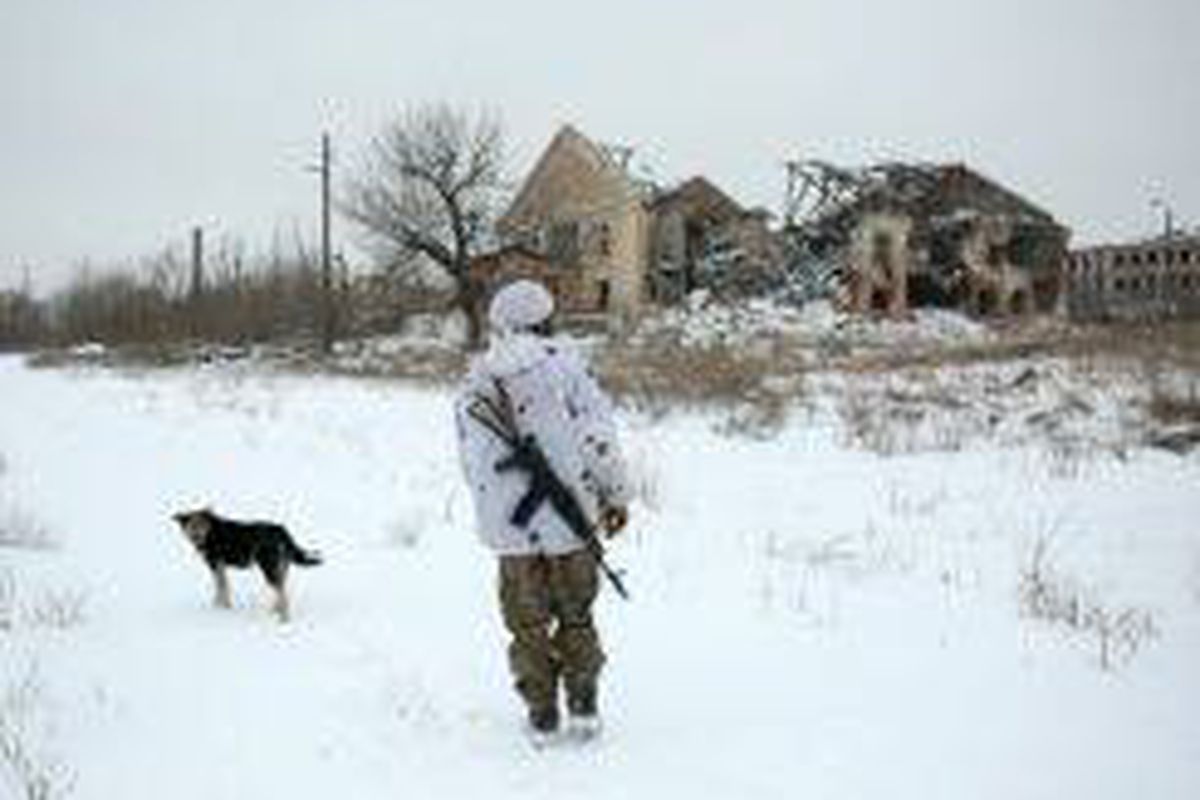 <p/>Un soldat ukrainien marche près du village de Pesli, dans l'est de l'Ukra                  </div>
            </div>

        </div>

        </div></div> <!-- ./block -->                            </div>
                        </div>
                                    </div> <!-- /.td-pb-row -->
        </div> <!-- /.td-container -->
    </div> <!-- /.td-main-content-wrap -->

<!-- Instagram -->

	
	
            <div class=