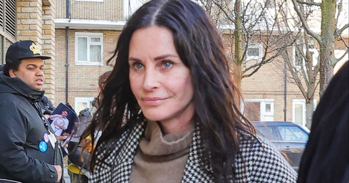 Courteney Cox avoue avoir abusé du botox : “Toutes ces injections que je fais à mon visage…”