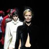 Eva Herzigova : De retour à la Fashion Week, elle chaperonne la fille d’une amie célèbre