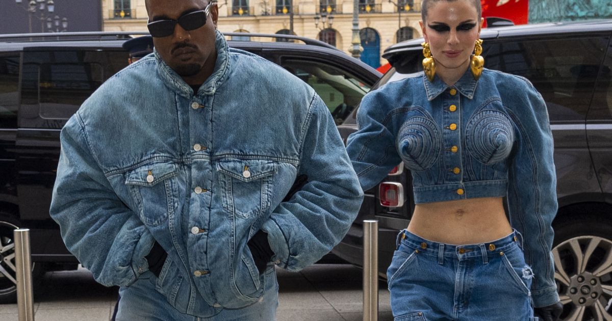 Kanye West en “relation libre” avec Julia Fox… Il fréquente aussi le sosie de son ex-femme