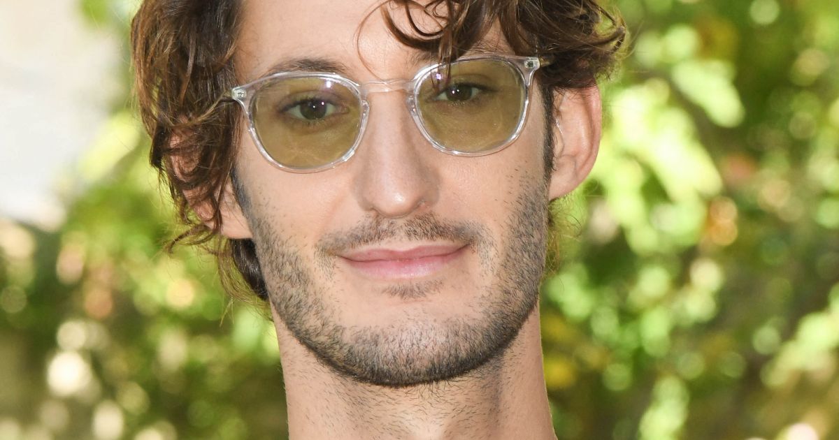 Pierre Niney rend un vibrant hommage à Gaspard Ulliel : “Il a toujours été d’une élégance totale”