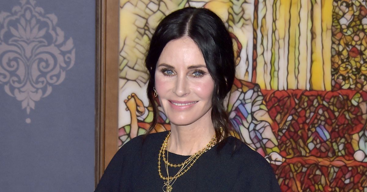 Courteney Cox terrorisée par un fantôme, elle vend sa maison !