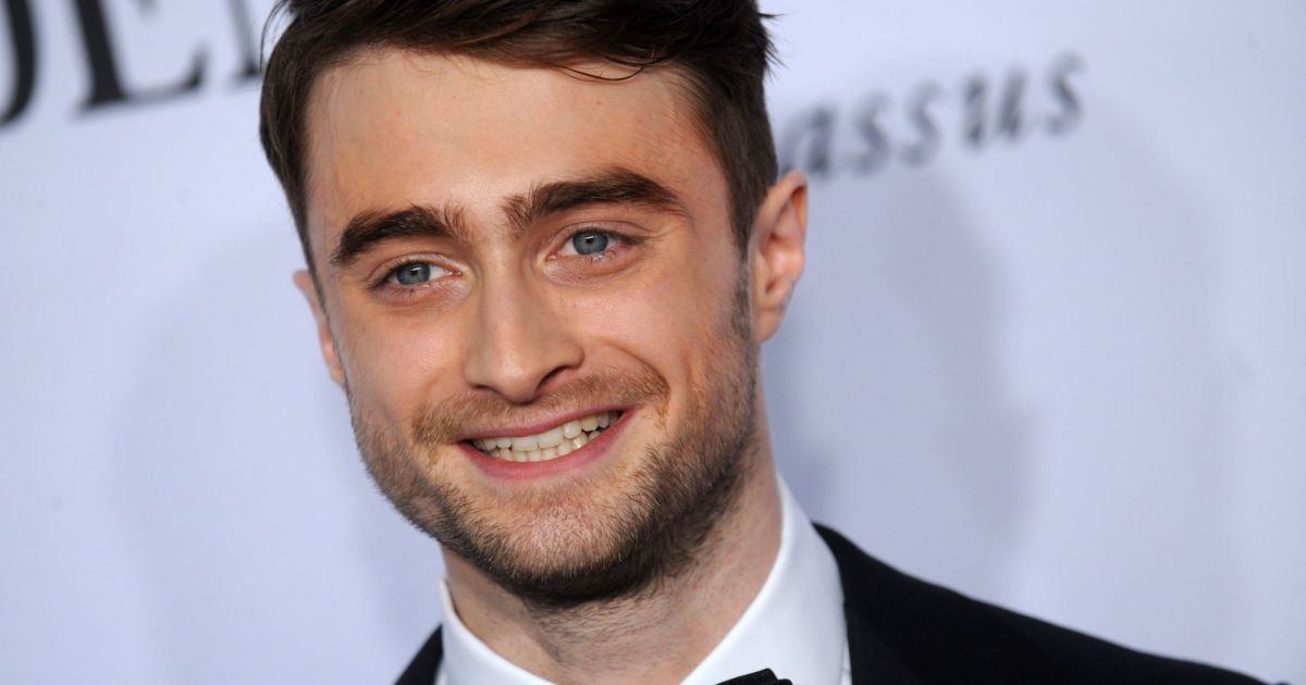 Daniel Radcliff (Harry Potter) en couple depuis 10 ans : qui est Erin Darke la jolie brune pour qui il craque ?