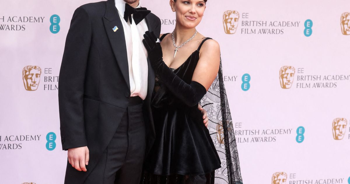 Millie Bobby Brown amoureuse : tout premier tapis rouge avec Jake Bongiovi, aux BAFTA