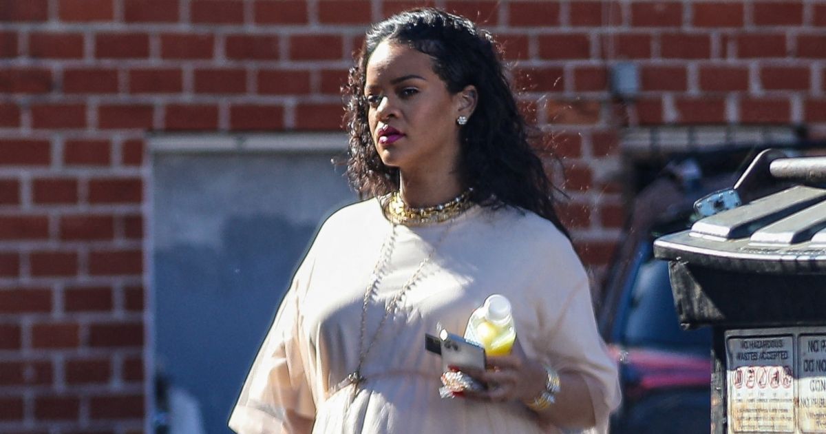 Rihanna, enceinte : craquante en robe et baskets avec A$AP Rocky, derniers achats avant l’accouchement