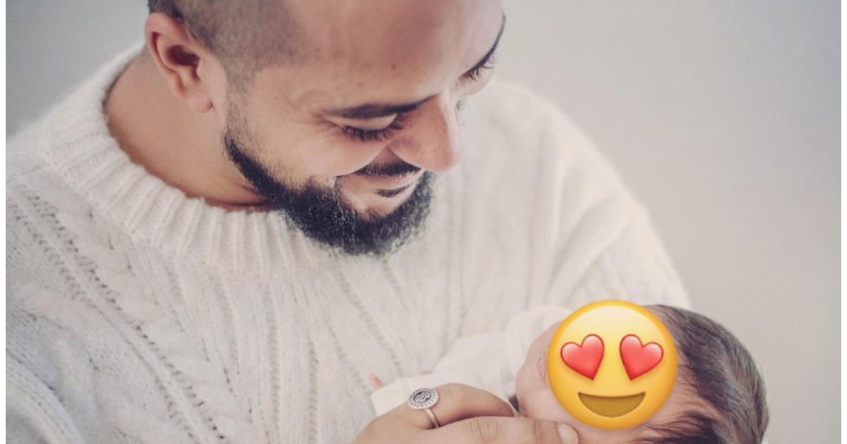 Slimane papa : il couvre sa fille de bisous, images du meilleur des réveils matinaux