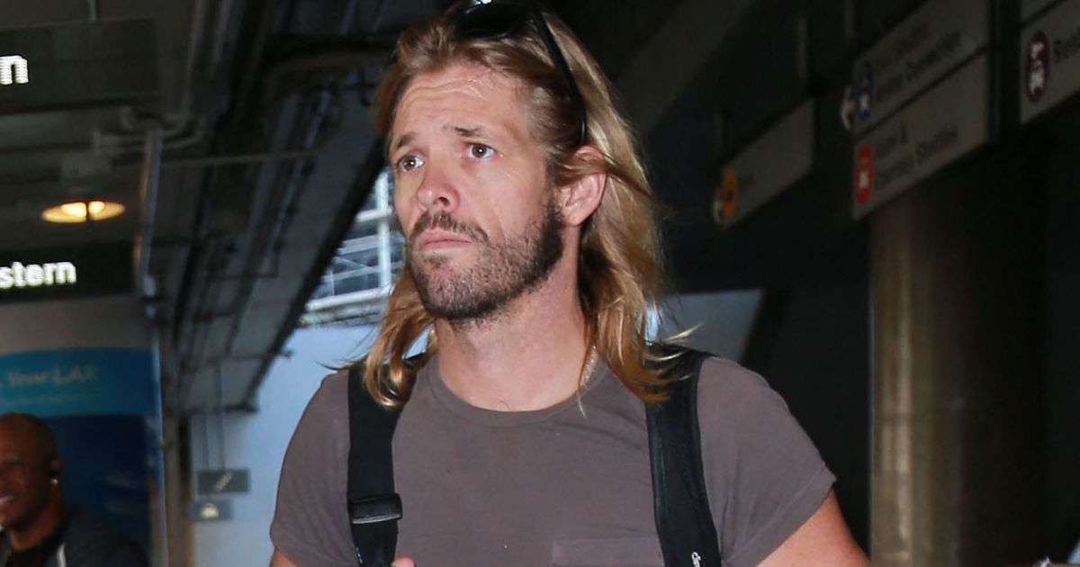 Taylor Hawkins (Foo Fighters) est mort à 50 ans : son corps retrouvé dans une chambre d’hôtel