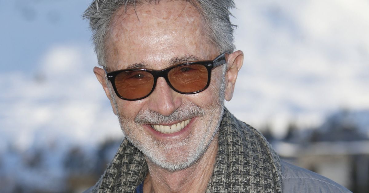 Thierry Lhermitte en roue libre pour la promotion de son film : Michèle Laroque amusée par la scène