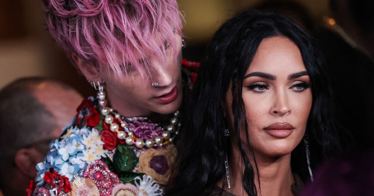 Megan Fox boudeuse : elle snobe son fiancé Machine Gun Kelly sur le tapis rouge